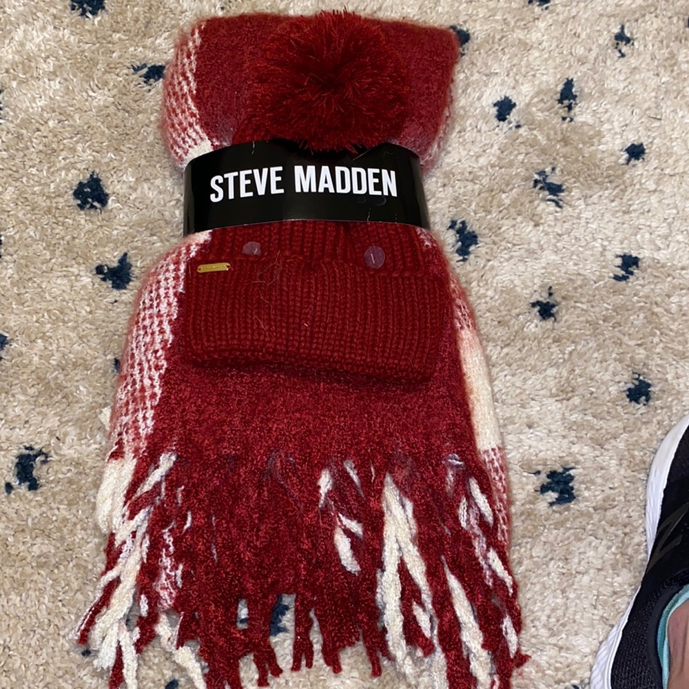 Brand new Steve Madden scarf and hat bundle